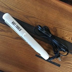 NEW - HOT TOOLS nano-cermiac flat iron 1" WHITE